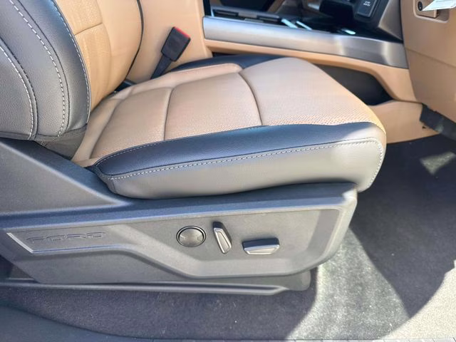 2026 White Metallic Ford Super Duty F-350 SRW Lariat 4X4 Truck