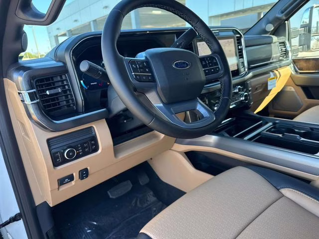 2026 White Metallic Ford Super Duty F-350 SRW Lariat 4X4 Truck