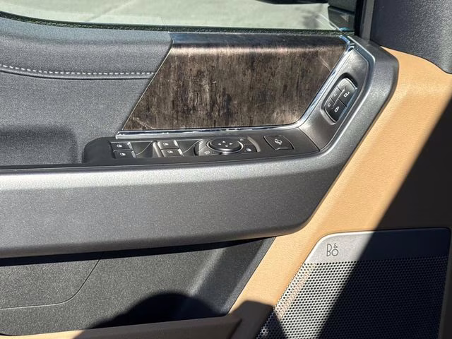 2026 White Metallic Ford Super Duty F-350 SRW Lariat 4X4 Truck