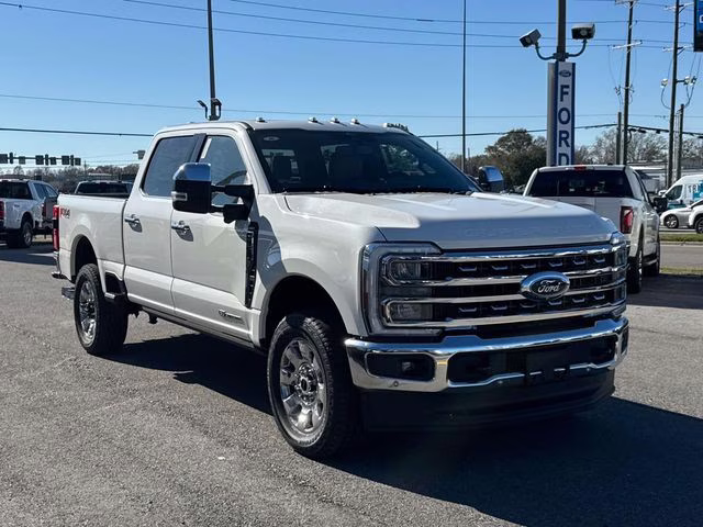 2026 White Metallic Ford Super Duty F-350 SRW Lariat 4X4 Truck