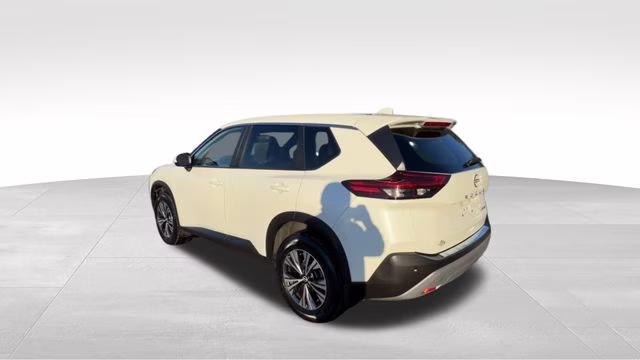 2023 Pearl White Tricoat Nissan Rogue SV AWD SUV