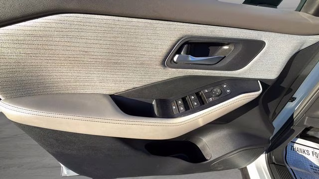 2023 Pearl White Tricoat Nissan Rogue SV AWD SUV