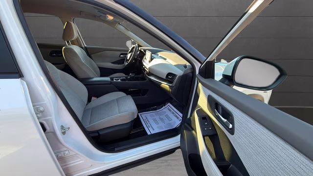 2023 Pearl White Tricoat Nissan Rogue SV AWD SUV