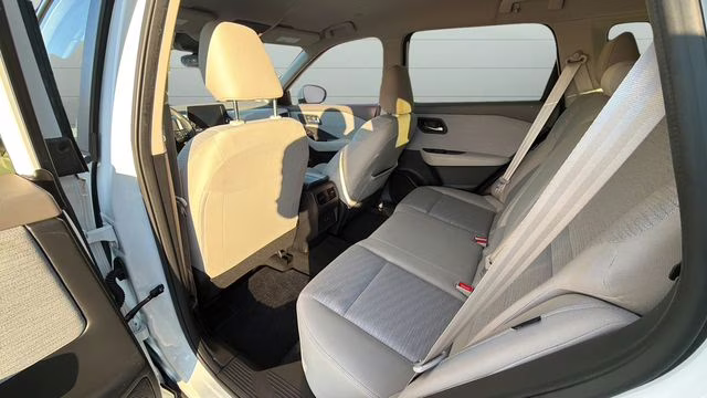 2023 Pearl White Tricoat Nissan Rogue SV AWD SUV