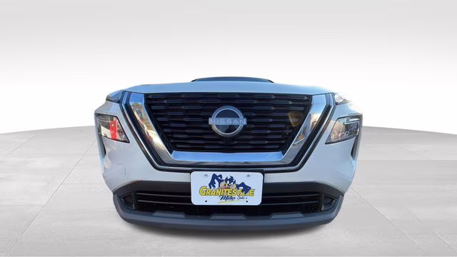 2023 Pearl White Tricoat Nissan Rogue SV AWD SUV