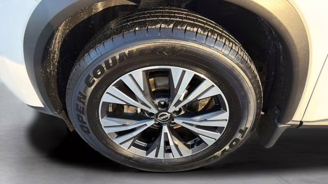 2023 Pearl White Tricoat Nissan Rogue SV AWD SUV