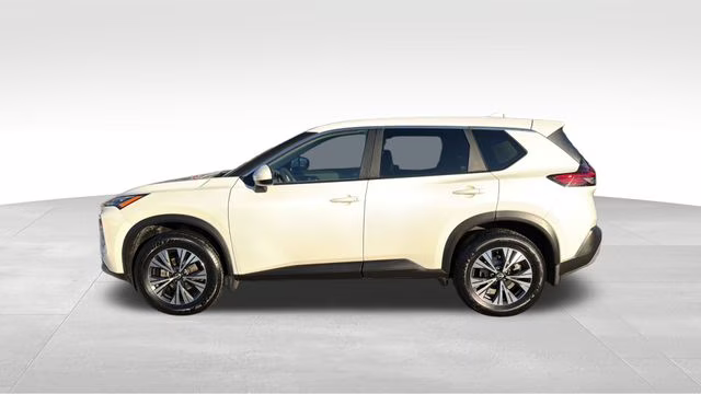 2023 Pearl White Tricoat Nissan Rogue SV AWD SUV