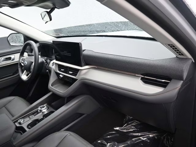 2026 White Metallic Ford Explorer Active 4X4 SUV