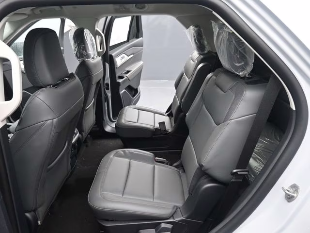 2026 White Metallic Ford Explorer Active 4X4 SUV