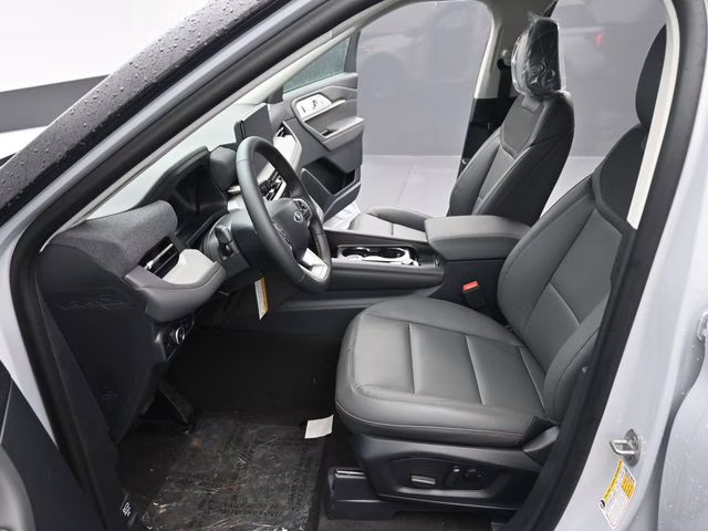 2026 White Metallic Ford Explorer Active 4X4 SUV