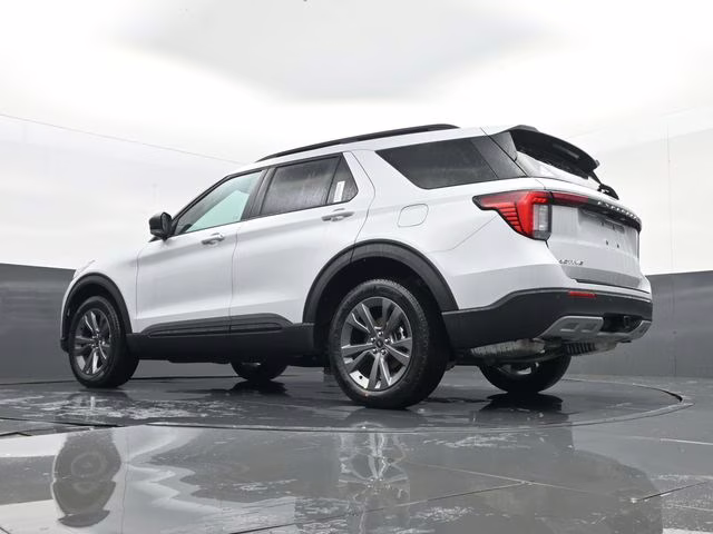 2026 White Metallic Ford Explorer Active 4X4 SUV