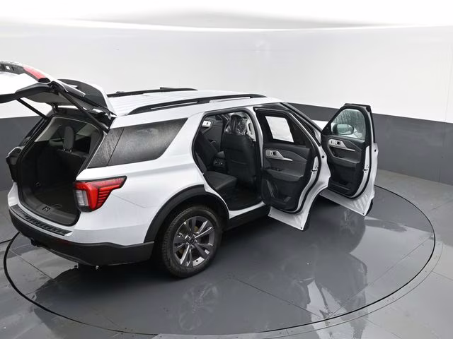 2026 White Metallic Ford Explorer Active 4X4 SUV