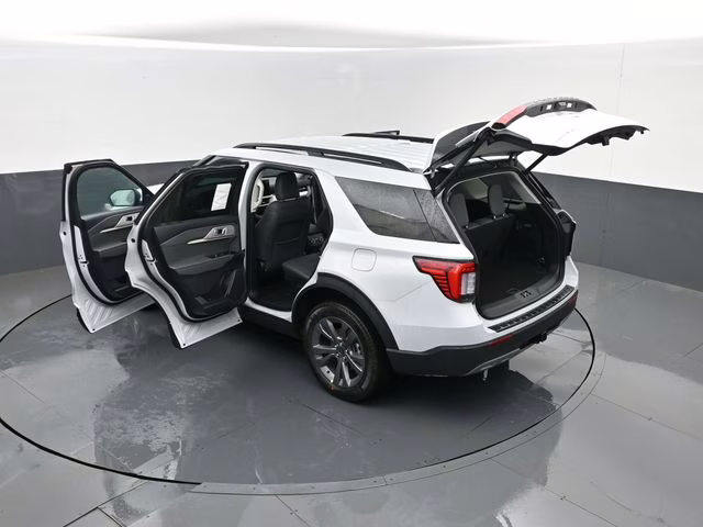 2026 White Metallic Ford Explorer Active 4X4 SUV