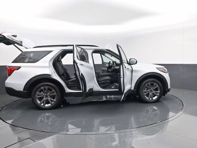2026 White Metallic Ford Explorer Active 4X4 SUV
