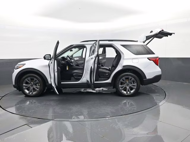 2026 White Metallic Ford Explorer Active 4X4 SUV