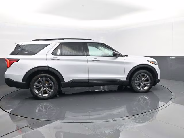 2026 White Metallic Ford Explorer Active 4X4 SUV