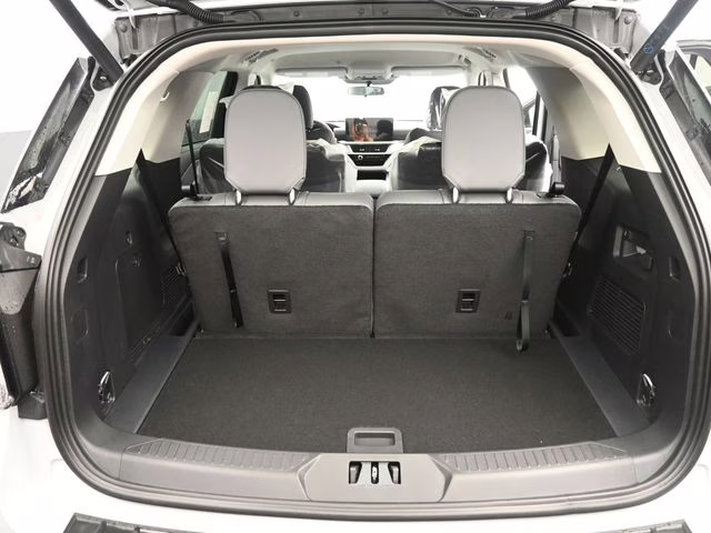 2026 White Metallic Ford Explorer Active 4X4 SUV