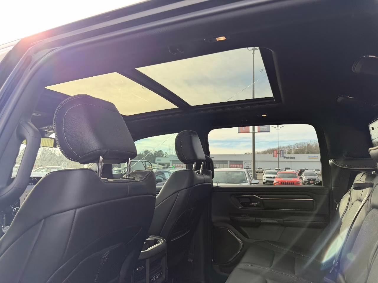 2023 Diamond Black Crystal Pearlcoat Ram 1500 Limited 4X4 Truck