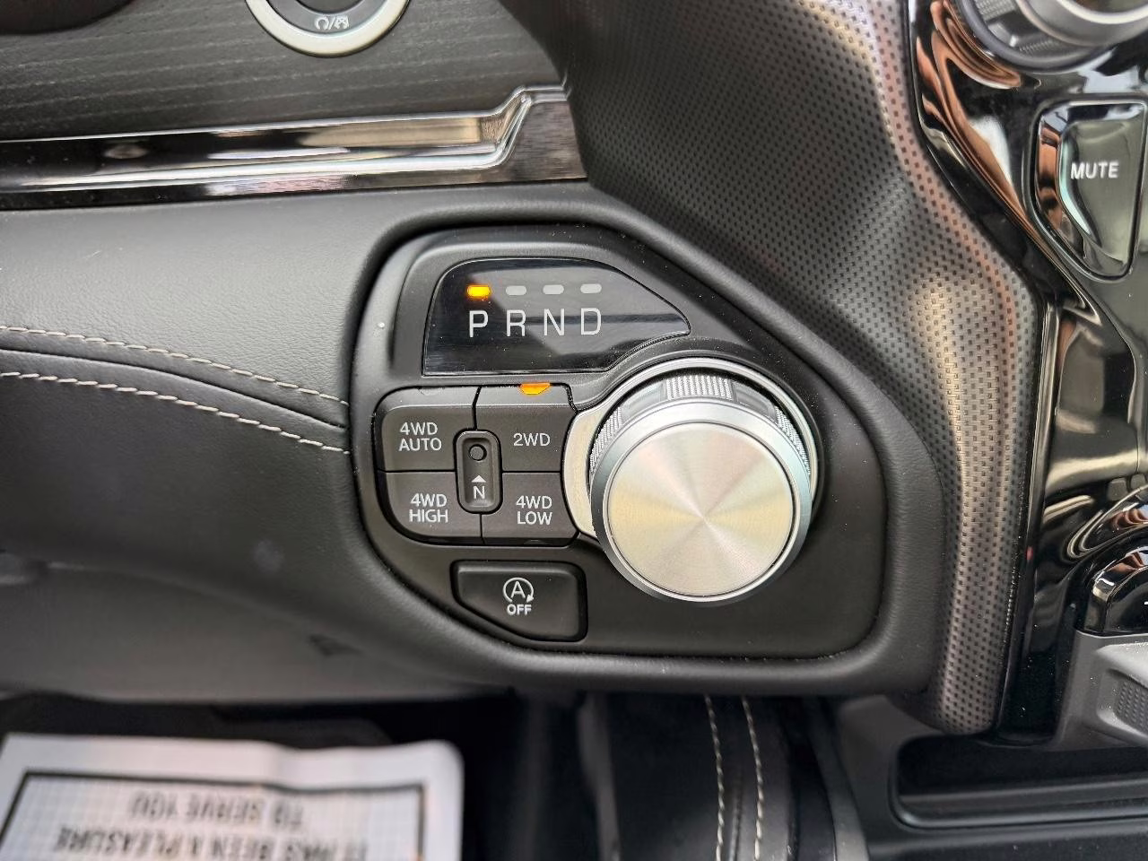 2023 Diamond Black Crystal Pearlcoat Ram 1500 Limited 4X4 Truck