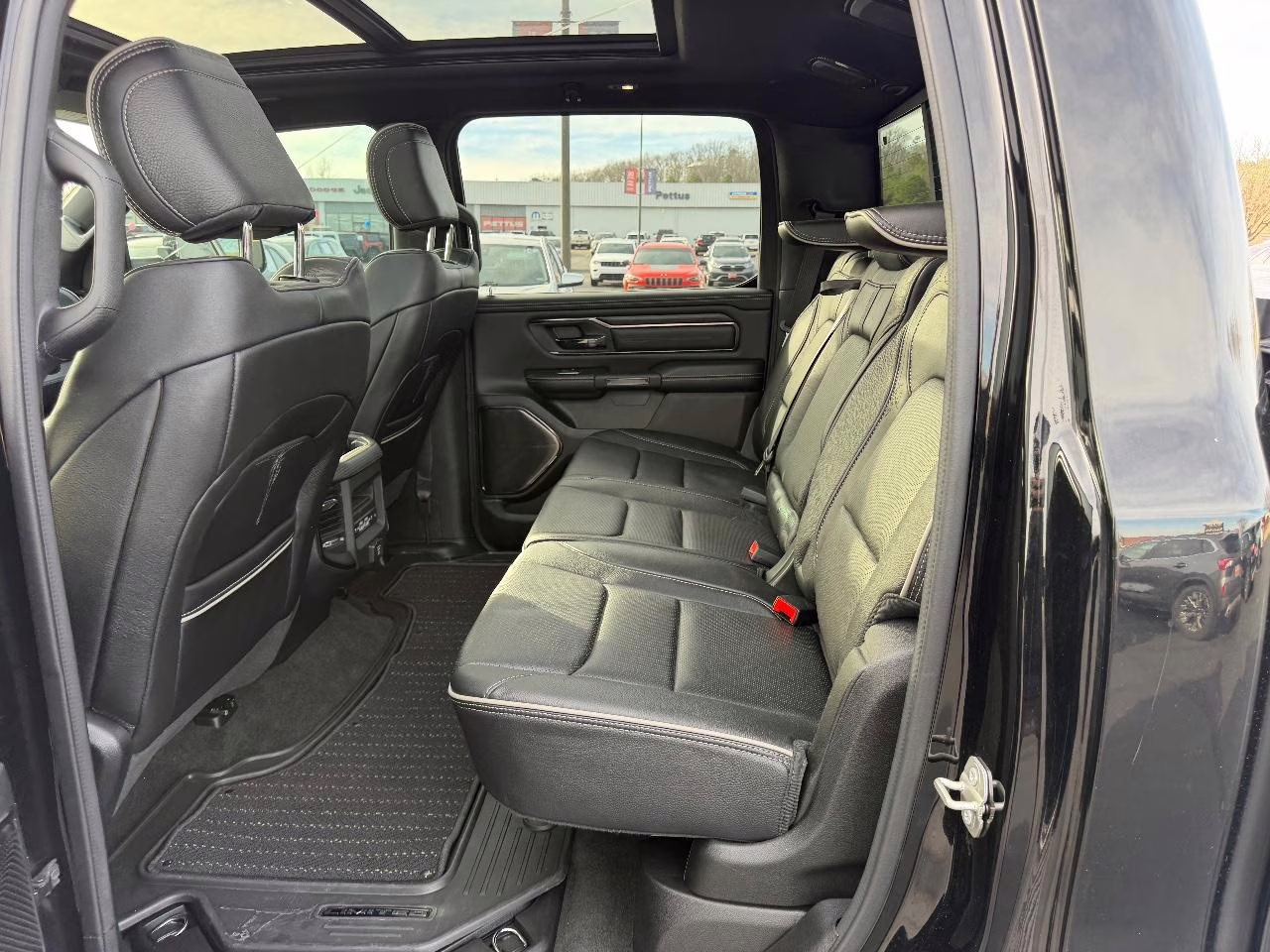 2023 Diamond Black Crystal Pearlcoat Ram 1500 Limited 4X4 Truck