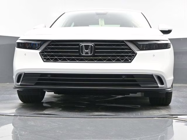 2025 Platinum White Pearl Honda Accord Hybrid Touring FWD Sedan