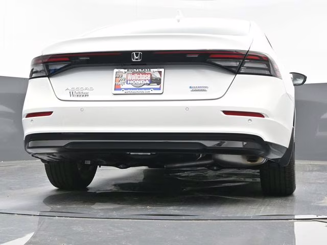 2025 Platinum White Pearl Honda Accord Hybrid Touring FWD Sedan