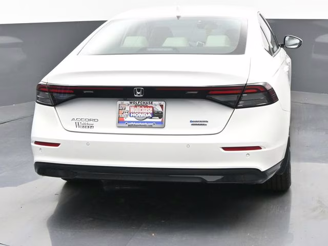 2025 Platinum White Pearl Honda Accord Hybrid Touring FWD Sedan