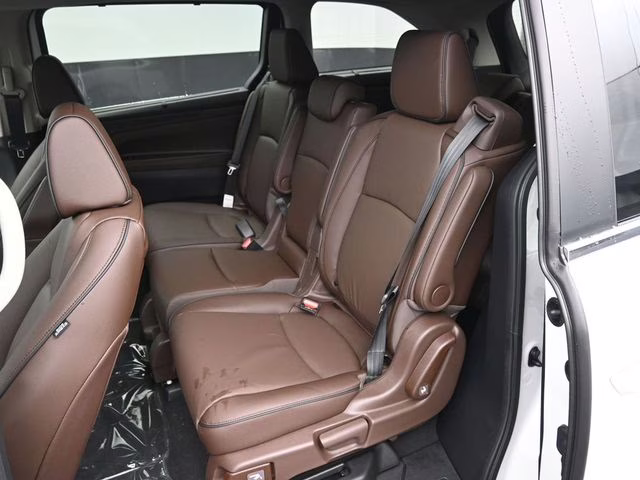 2026 Platinum White Pearl Honda Odyssey Touring FWD Van
