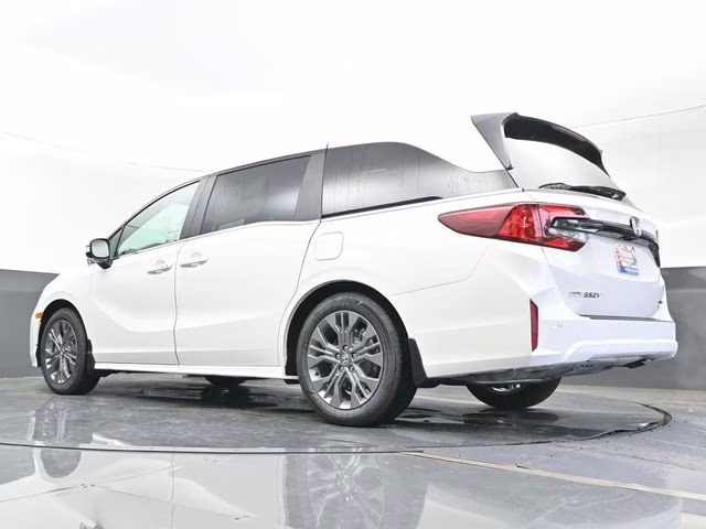 2026 Platinum White Pearl Honda Odyssey Touring FWD Van