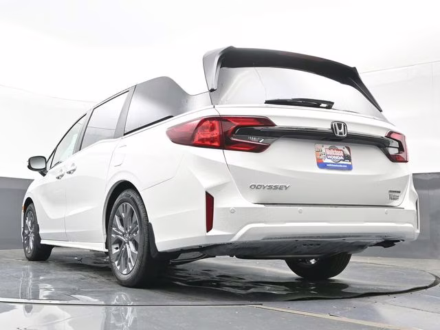 2026 Platinum White Pearl Honda Odyssey Touring FWD Van