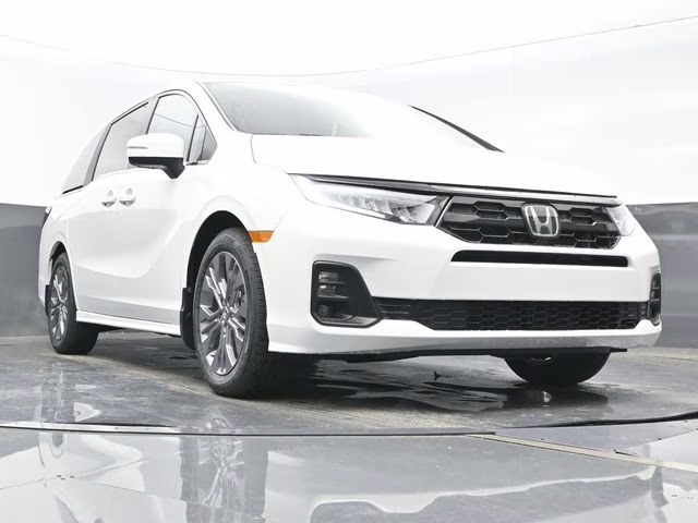 2026 Platinum White Pearl Honda Odyssey Touring FWD Van