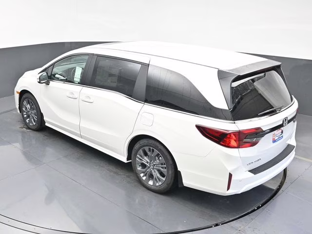 2026 Platinum White Pearl Honda Odyssey Touring FWD Van
