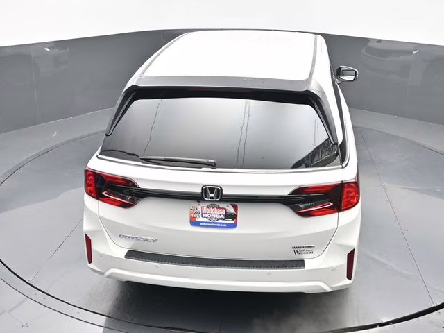 2026 Platinum White Pearl Honda Odyssey Touring FWD Van