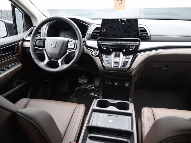 2026 Platinum White Pearl Honda Odyssey Touring FWD Van