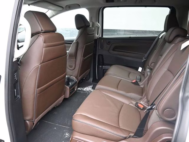 2026 Platinum White Pearl Honda Odyssey Touring FWD Van