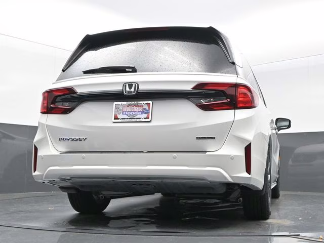 2026 Platinum White Pearl Honda Odyssey Touring FWD Van