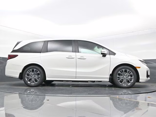 2026 Platinum White Pearl Honda Odyssey Touring FWD Van
