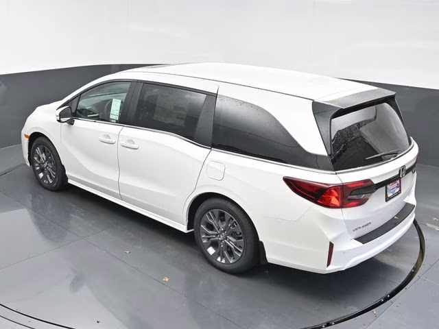 2026 Platinum White Pearl Honda Odyssey Touring FWD Van