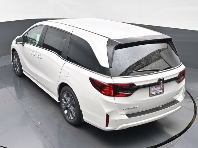 2026 Platinum White Pearl Honda Odyssey Touring FWD Van