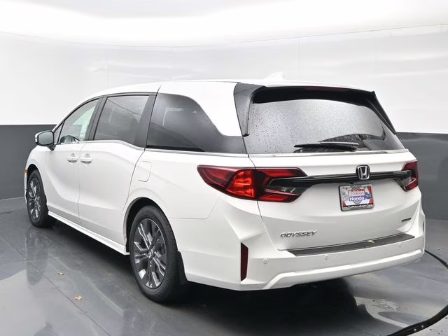 2026 Platinum White Pearl Honda Odyssey Touring FWD Van