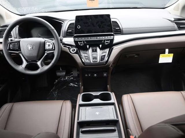 2026 Platinum White Pearl Honda Odyssey Touring FWD Van
