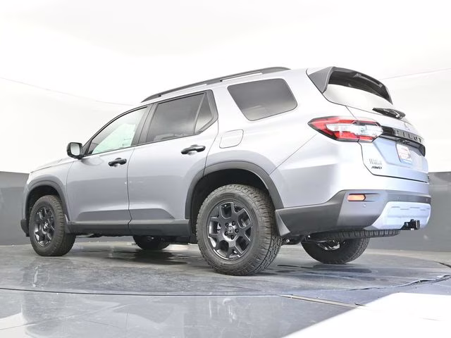 2025 Lunar Silver Metallic Honda Pilot TrailSport AWD SUV