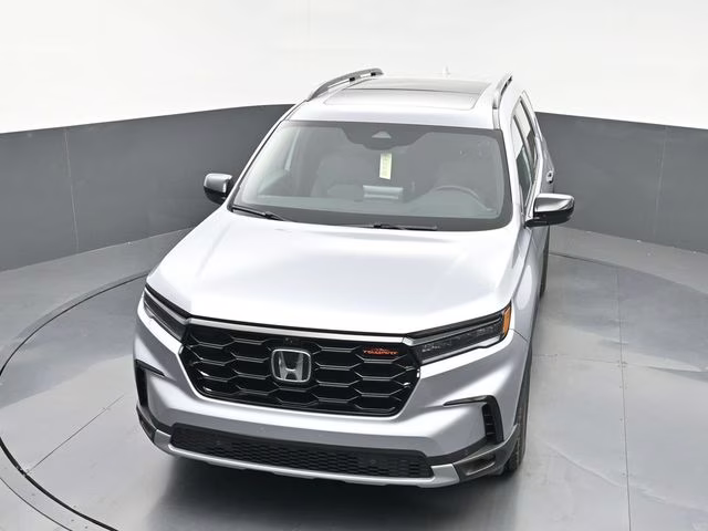 2025 Lunar Silver Metallic Honda Pilot TrailSport AWD SUV