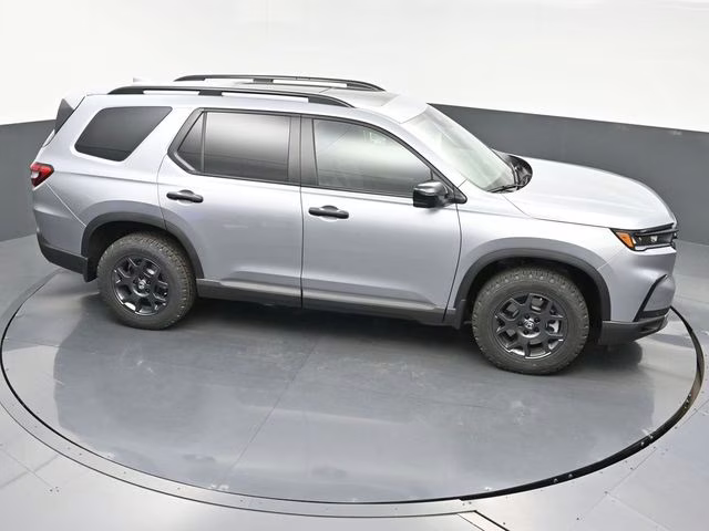2025 Lunar Silver Metallic Honda Pilot TrailSport AWD SUV