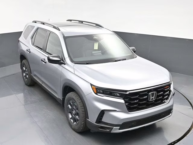 2025 Lunar Silver Metallic Honda Pilot TrailSport AWD SUV