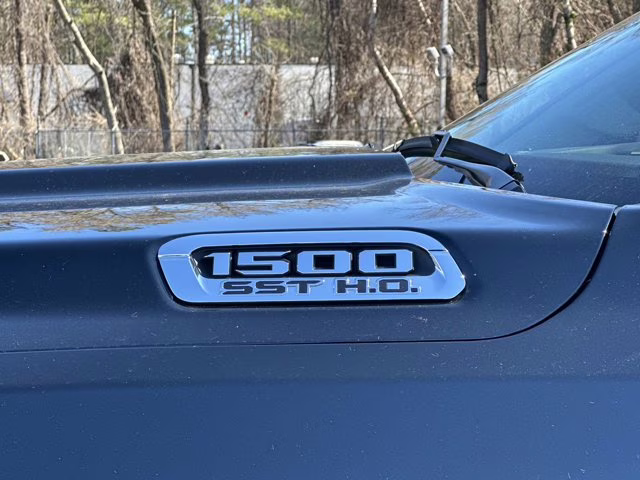 2025 Diamond Black Crystal Pearlcoat Ram 1500 Longhorn 4X4 Truck