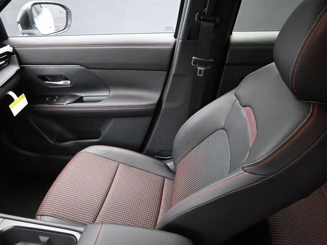 2026 Aspen White/Super Black Nissan Kicks SR FWD SUV