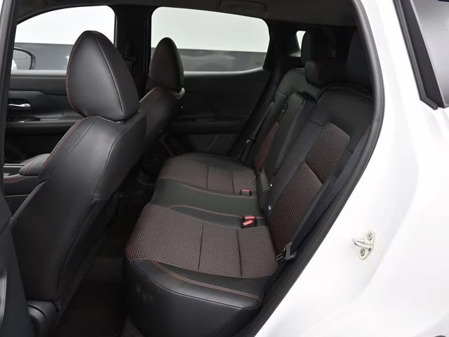2026 Aspen White/Super Black Nissan Kicks SR FWD SUV