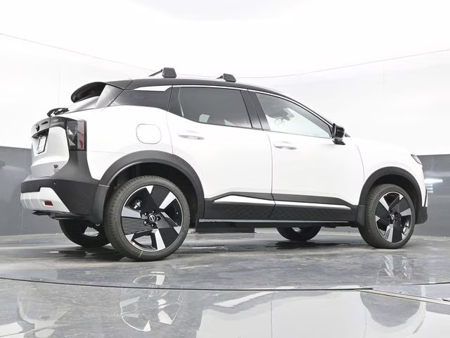 2026 Aspen White/Super Black Nissan Kicks SR FWD SUV
