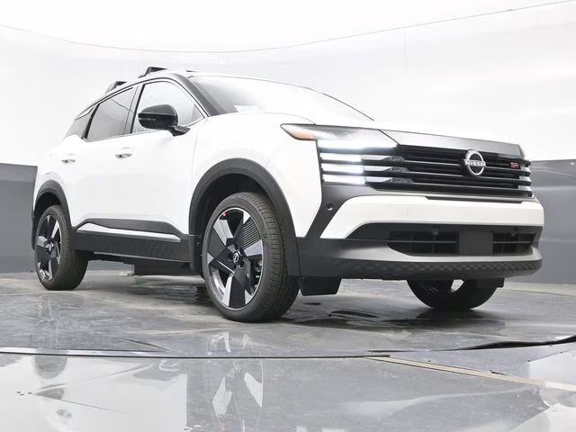 2026 Aspen White/Super Black Nissan Kicks SR FWD SUV